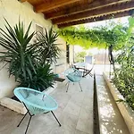 La Treille Cozy Basement In Provence