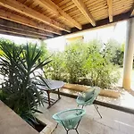 La Treille Cozy Basement In Provence Sainte-Tulle