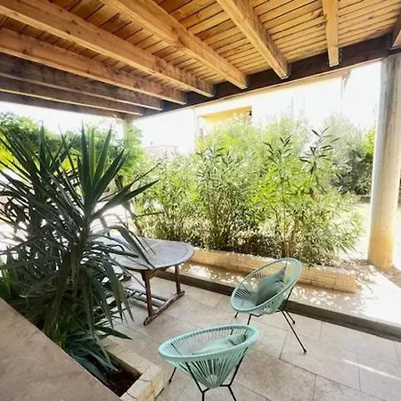 La Treille Cozy Basement In Provence Sainte-Tulle