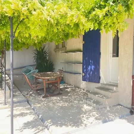 La Treille Cozy Basement In Provence Apartment Sainte-Tulle