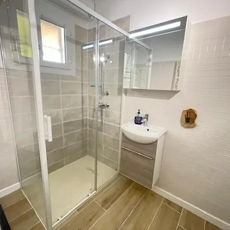 Apartment La Treille Cozy Basement In Provence Sainte-Tulle